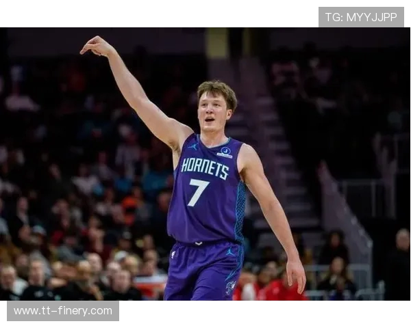 克尼佩尔新秀三分纪录诞生基根穆雷领衔米切尔库里紧随其后